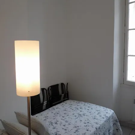 Sleeps 5 Air Con Wifi Cannes