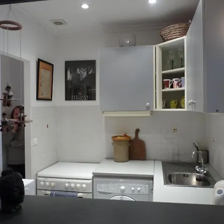 Sleeps 5 Air Con Wifi Apartment *
