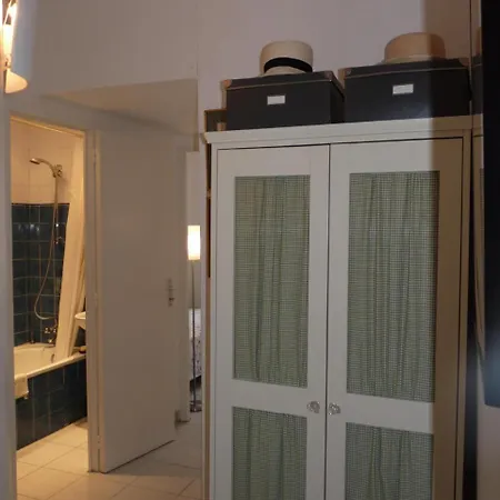 Sleeps 5 Air Con Wifi Cannes