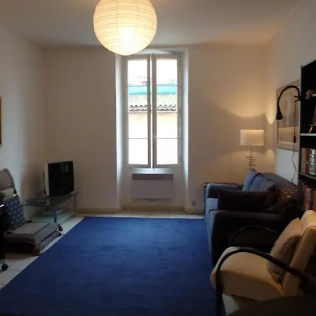 Apartment Sleeps 5 Air Con Wifi