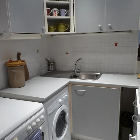 Sleeps 5 Air Con Wifi *