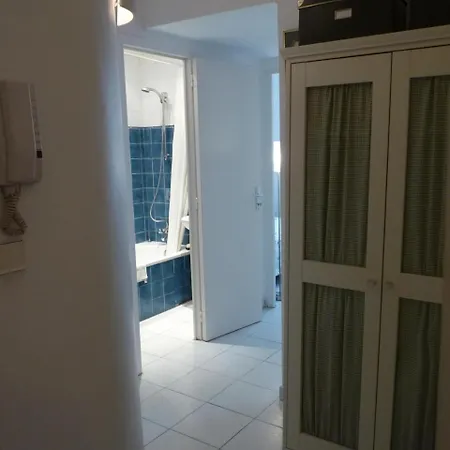 Sleeps 5 Air Con Wifi Apartment Cannes