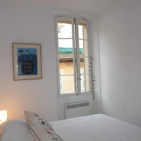 Sleeps 5 Air Con Wifi Cannes