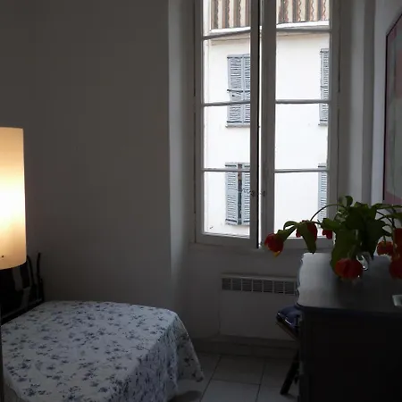 Sleeps 5 Air Con Wifi Apartment Cannes